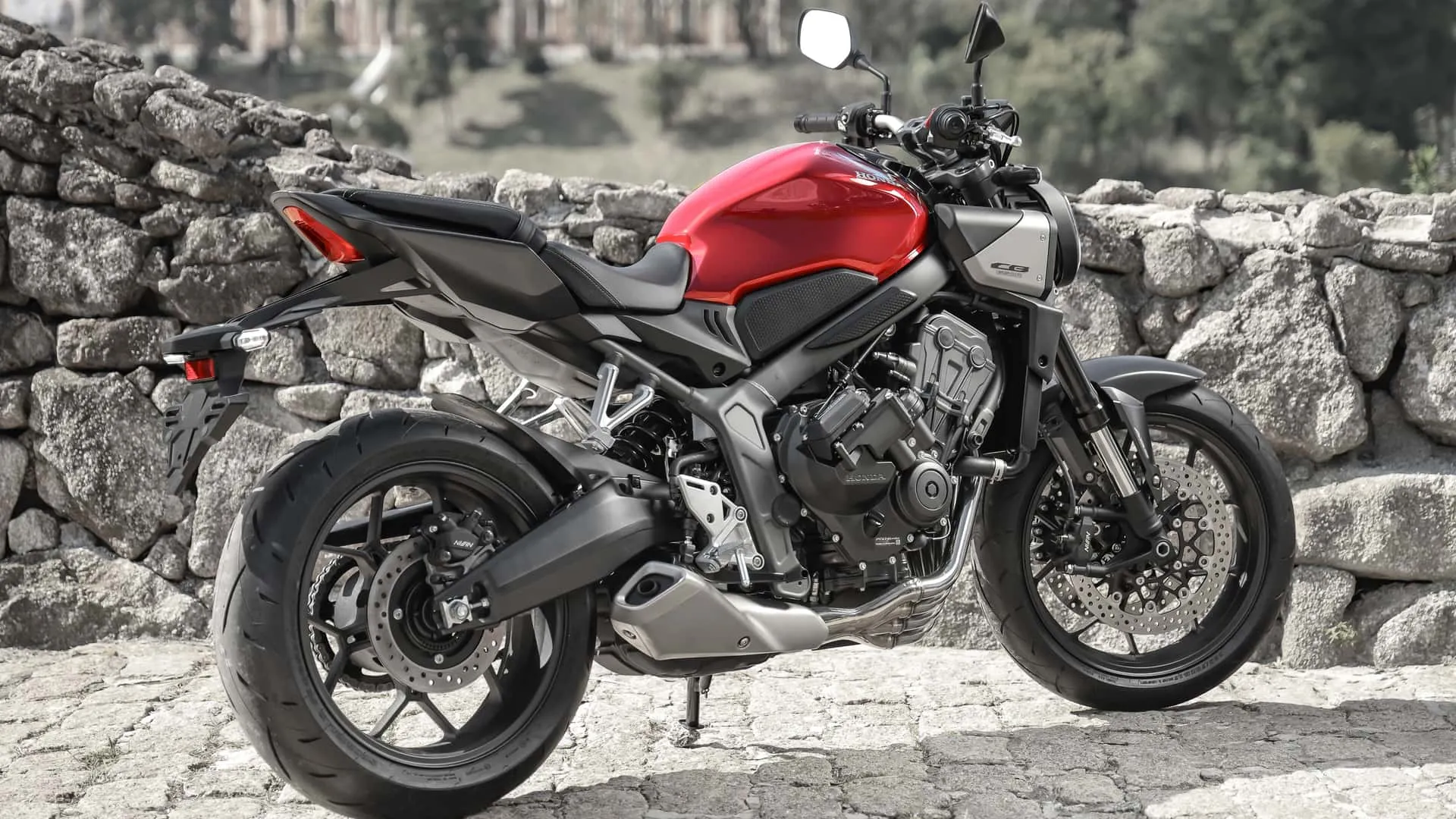 Painel TFT da CB 650R 2026